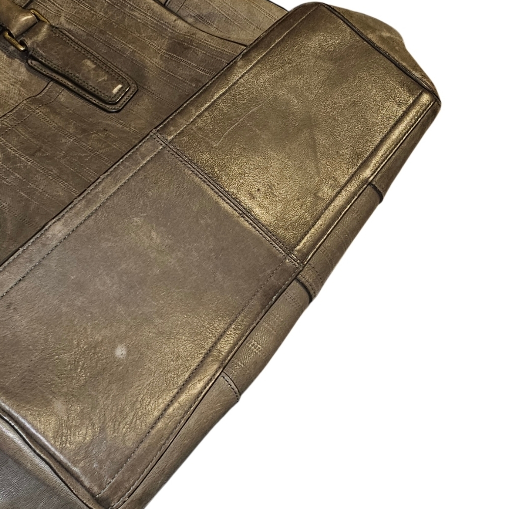Coach 70th Anniversary Bleecker Travel Tote in a distressed olive leather - Picture 3 of 5